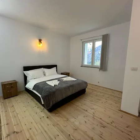 Bujtina Crystal 3* Theth