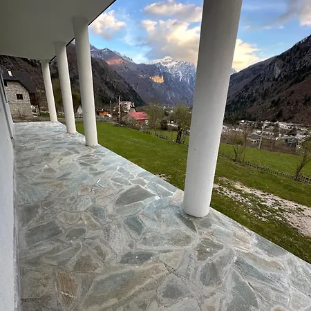 Guest house Bujtina Crystal Theth