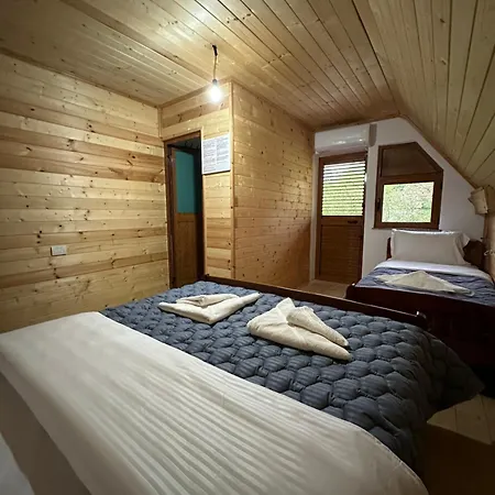 Bujtina Crystal Casa de hóspedes