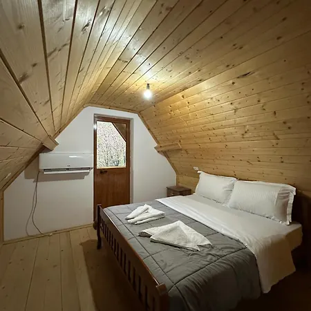 Bujtina Crystal 3* Theth