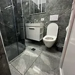Bujtina Crystal Pensión 3*