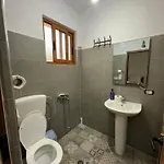 Bujtina Crystal Pensión 3*