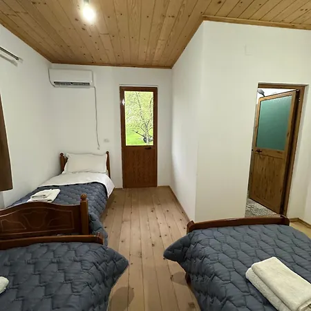 Bujtina Crystal 3*