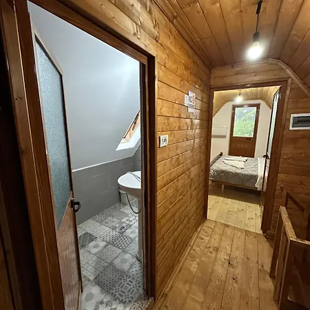 بيت ضيافة Bujtina Crystal 3*