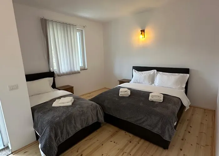 Bujtina Crystal 泰斯