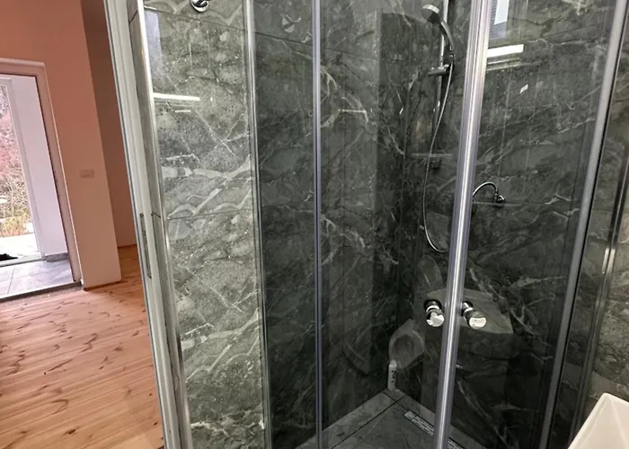 Bujtina Crystal 泰斯