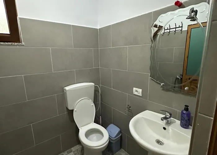 Bujtina Crystal 泰斯