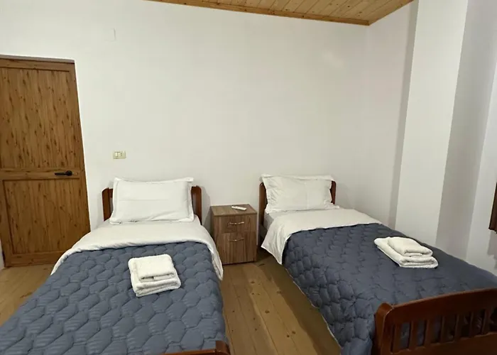 Bujtina Crystal 3*