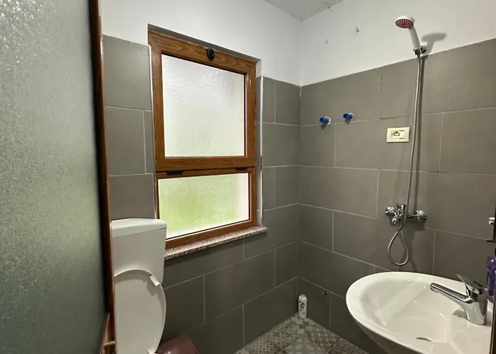 Bujtina Crystal 泰斯