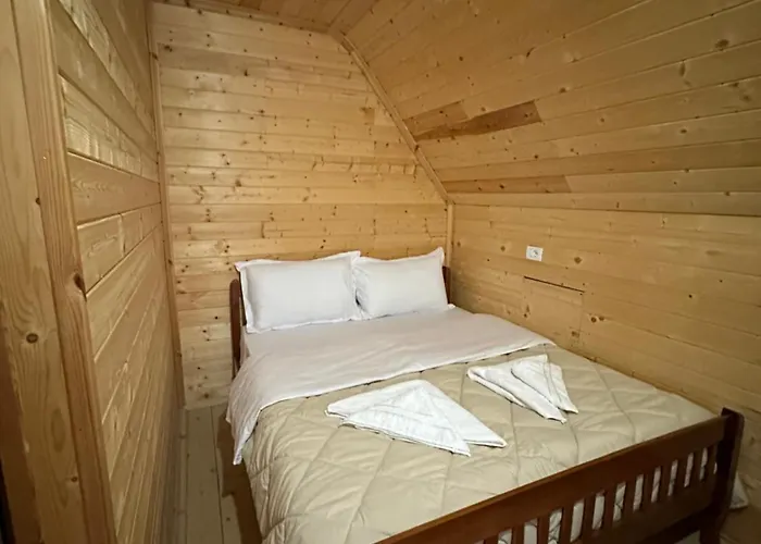 Bujtina Crystal Gasthof Theth