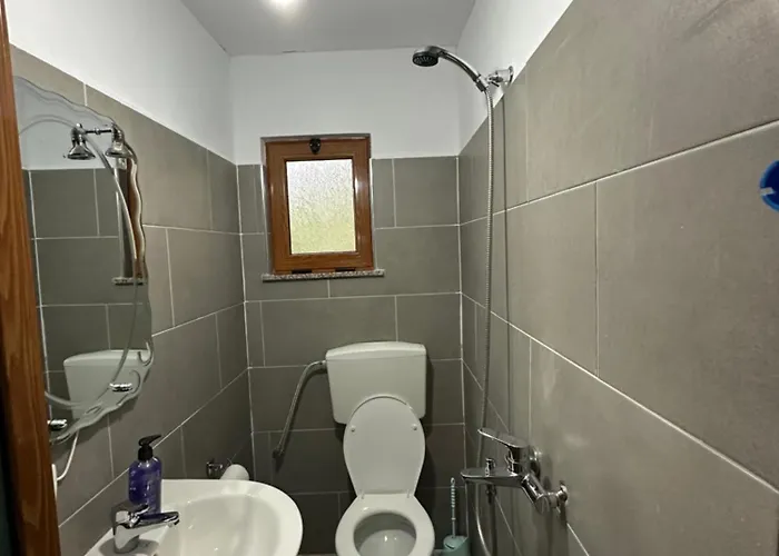 招待所 Bujtina Crystal