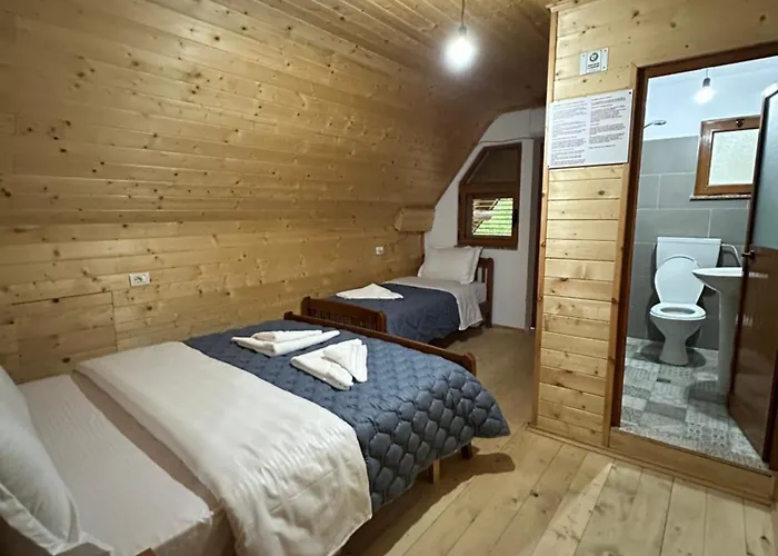 Bujtina Crystal 3* 泰斯