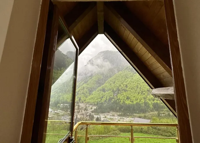 Bujtina Crystal Gasthof