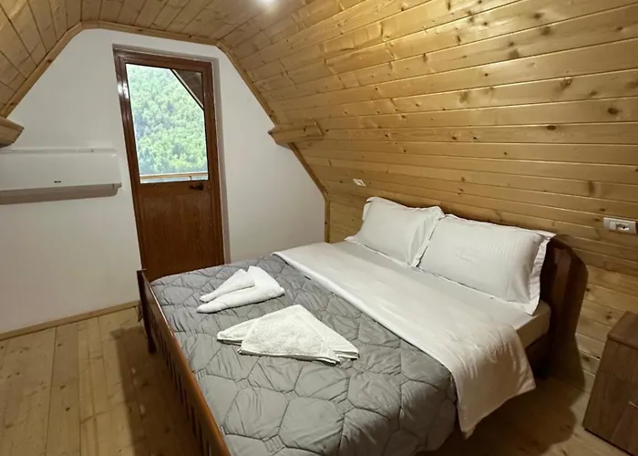 Bujtina Crystal Gasthof Theth