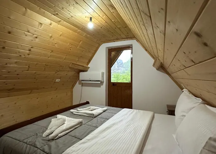 Gasthof Bujtina Crystal Theth